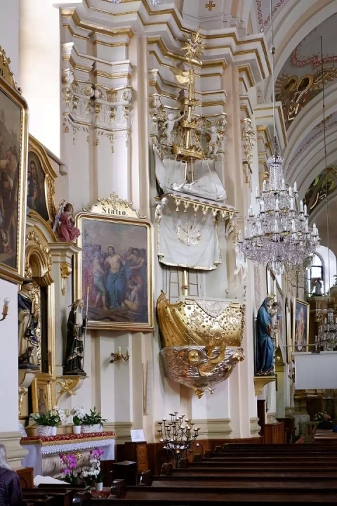 Ambona w Kościele Opatrzności Bożej w Bielsku-Białej