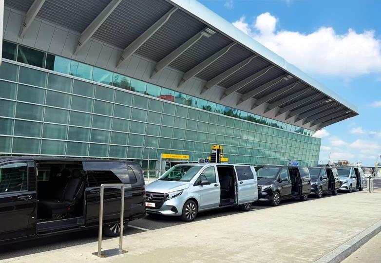 Wynajem aut na lotnisku w Łodzi / fot. CarFree
