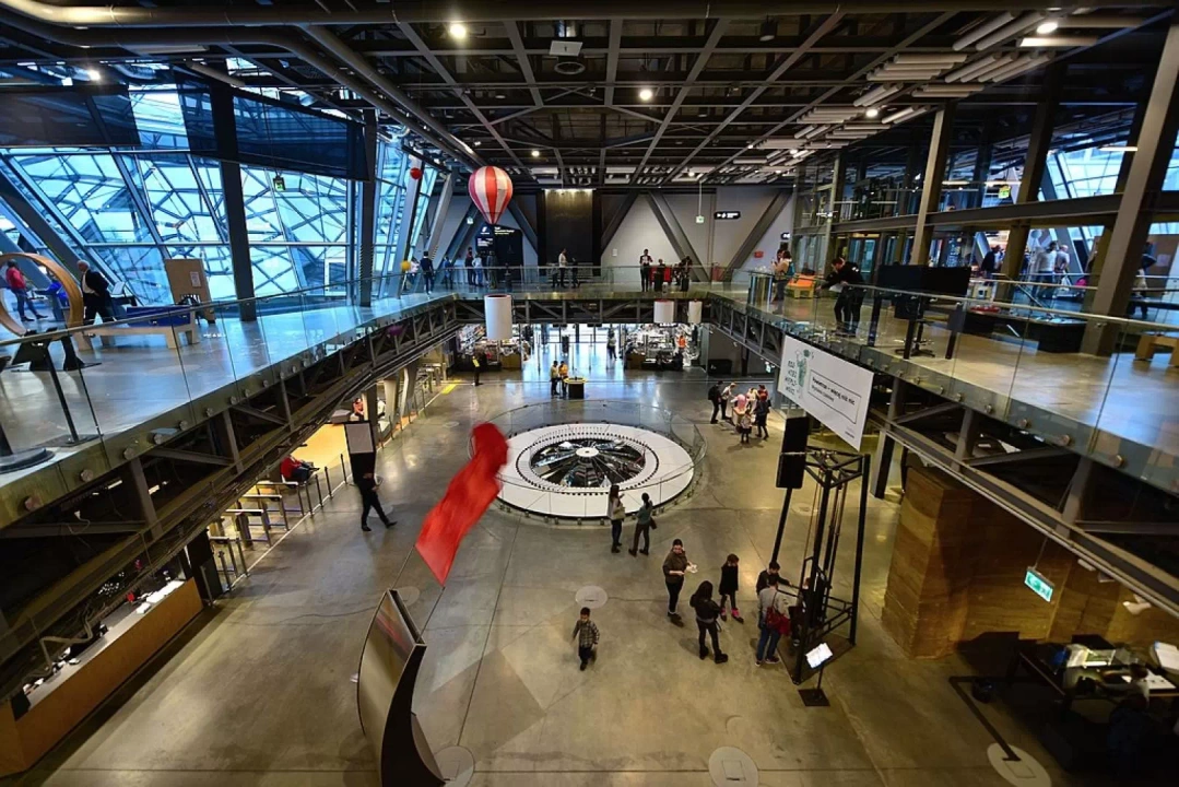 Wnętrze Centrum Nauki Kopernik w Warszawie