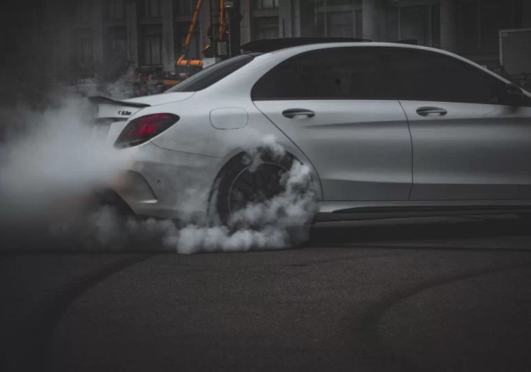 Mandat za drift/ fot. Canva.com