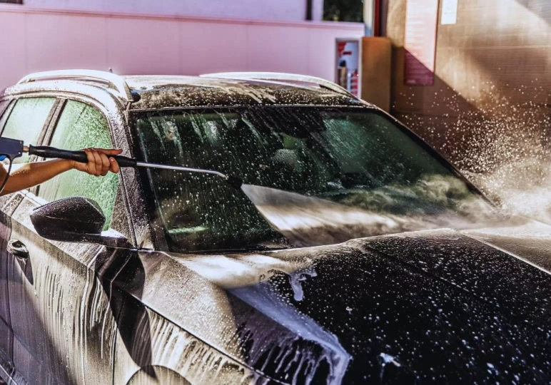 Gdzie umyć auto samemu? /fot. Canva.com