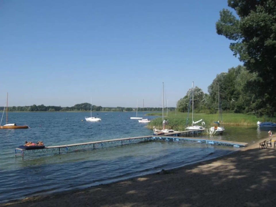 Ł&oacute;dki na Jeziorzeo Powidzkim