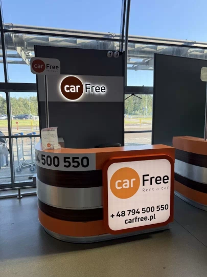 Wynajem aut na lotnisku Warszawa Modlin / fot. CarFree