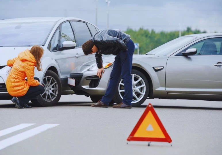 Zgłoszenie szkody OC / fot. Canva.com