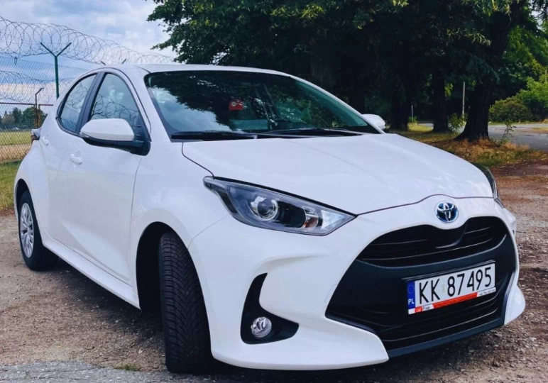 Toyota Yaris na wynajem w CarFree